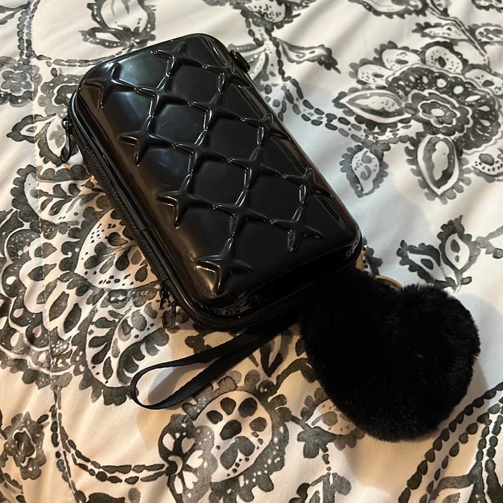 Black Crossbody – wristlet
